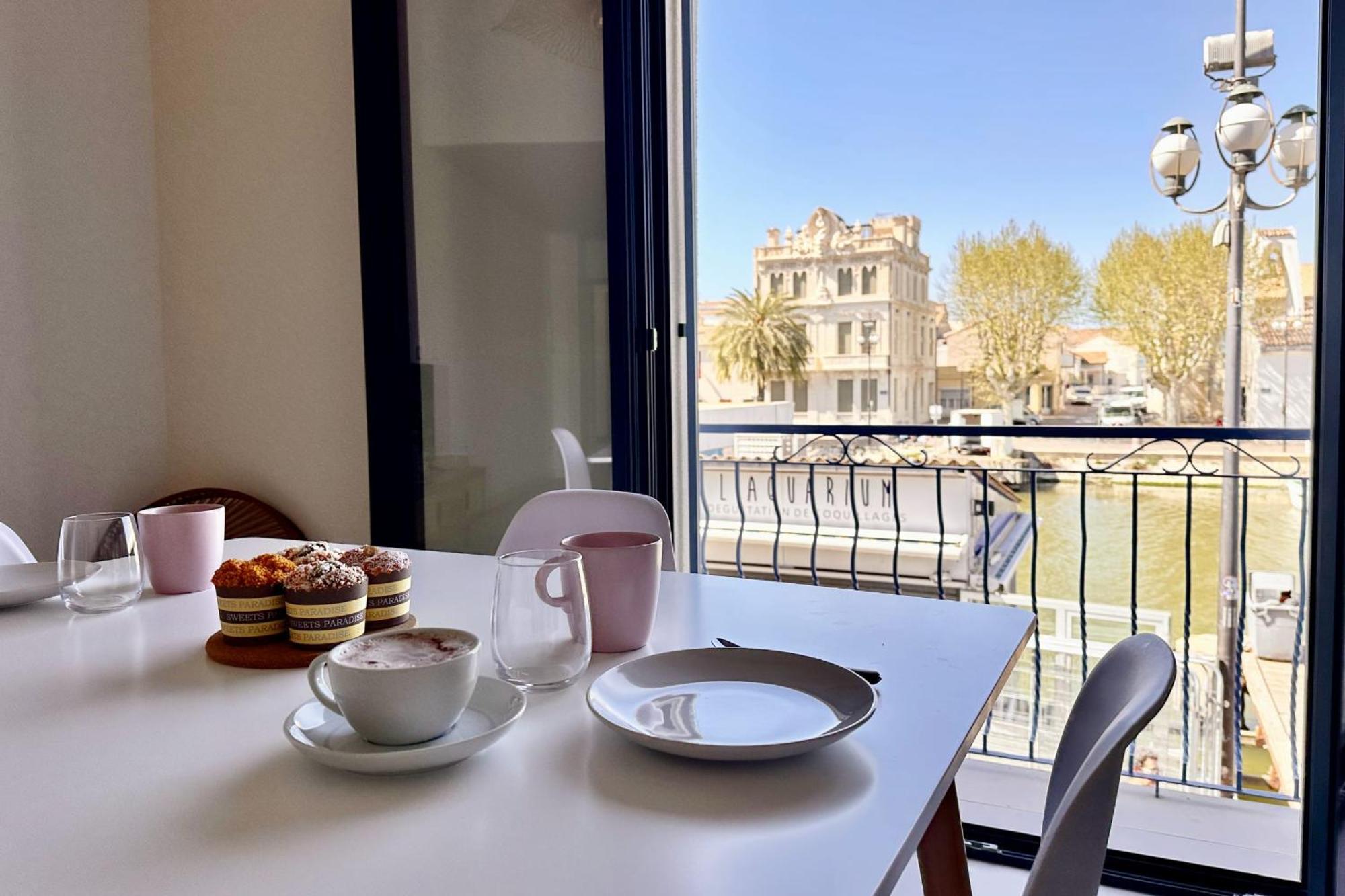 Les Palmiers - Vue Canal Apartment *